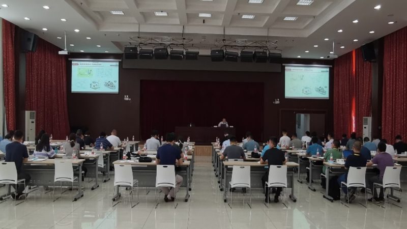 技能培训是针对新员工岗位所需的专业技能进行培训。根据岗位特点，可以分为以下几类：